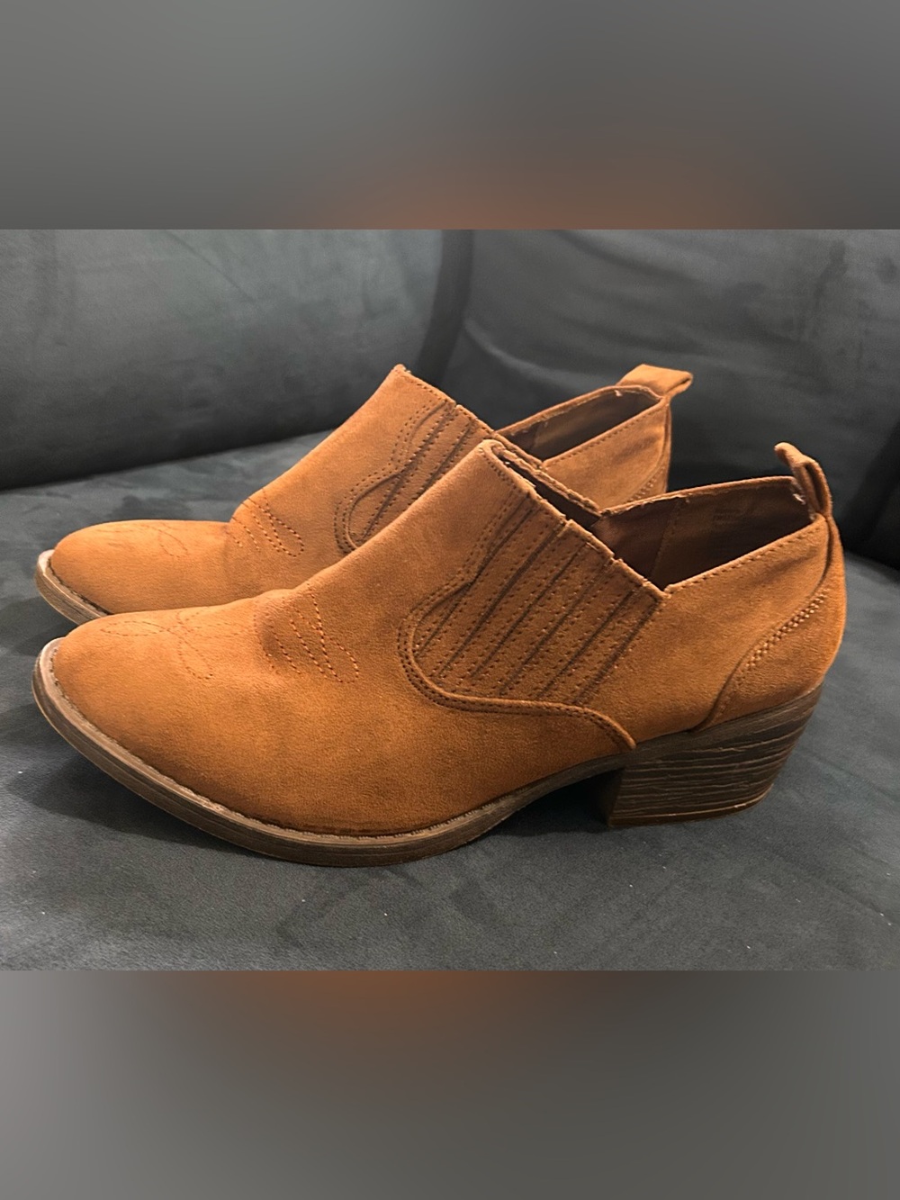 Austin Trading Co Women’s Suede Slip-On Ankle Booties in Tan, size 11